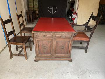 Scrivania zampa di leone e tre sedie