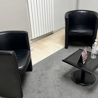 Poltroncine, tavolino e tappeto