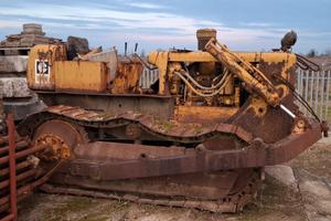 ruspa caterpillar D4