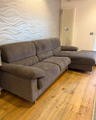 Divano letto matrimoniale angolare con pouf