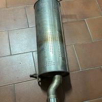 Marmitta con tubo di scarico
