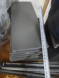 scaffali metallici