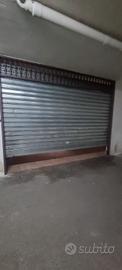 Posto auto in box