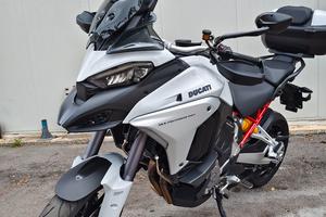 Ducati Multistrada V4 travel &radar 