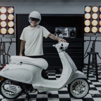 VESPA 50 cc. JUSTIN BIEBER