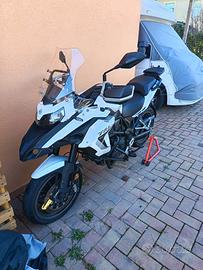 Benelli trk 502