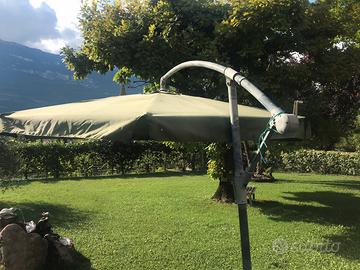 Ombrellone con palo laterale