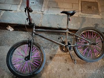 bmx wipe nere e viola
