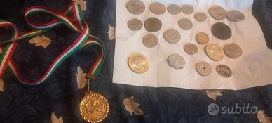 monete ,medagliette,cartoline etc