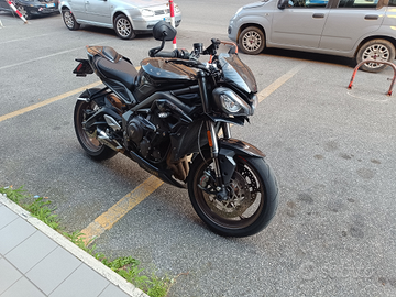 Street triple rs 2023