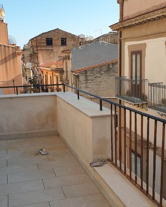 Centro Storico bivani con terrazzo e soppalco