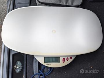 Bilancia Bodyform pesa neonato