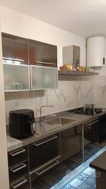 vendiamo cucina Scavolini con isola e 4 sgabelli