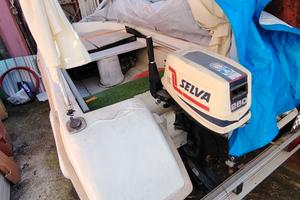 Lancia con carrello e motore