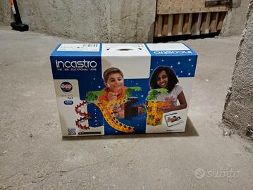 Gioco con pezzi ad incastro