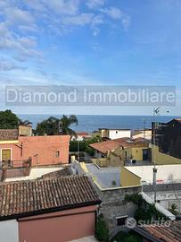 Casa singola con terrazza ad Acireale centro