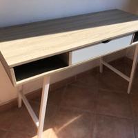 Scrivania per pc stile nordico
