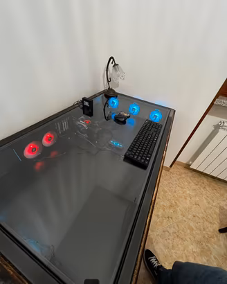 Scrivania gaming con pc