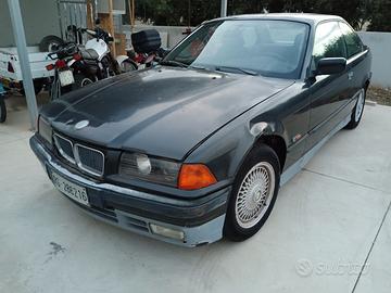 BMW 318 is coupe