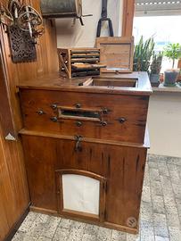 Antica incubatrice per baco da seta