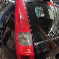 Fanale posteriore sinistro FORD FIESTA del 2005