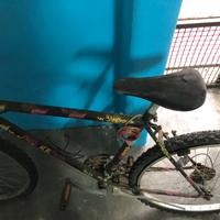 Bicicletta Mountain Bike misura 26 Salerno centro