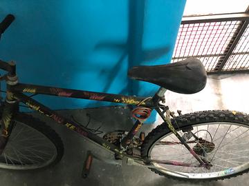 Bicicletta Mountain Bike misura 26 Salerno centro