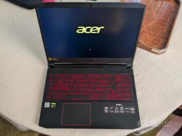 PC portatile da gaming o per software pesanti
