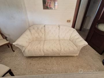 Divano in pelle 3 posti + 2 poltrone