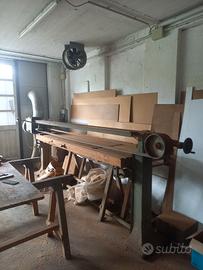 Levigatrice a nastro lungo