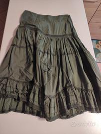 Gonna larga verde  marca Loops