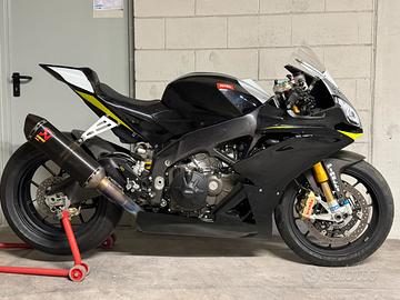 Aprilia RSV4 Factory APRC
