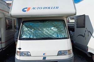 Camper mansardato pronto a partire.