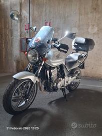 Moto Honda CBF 500, completa di bauletto.