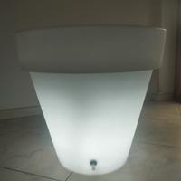 Vaso Serralunga che si illumina 