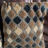 Cuscini etnici e antilope