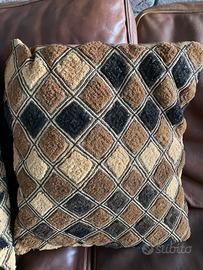 Cuscini etnici e antilope