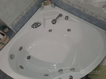 VASCA DA BAGNO CON IDROMASSAGGIO