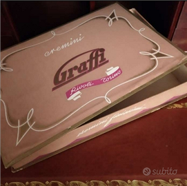 Antica scatola in cartone