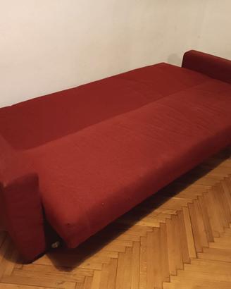 Divano letto rosso 3 posti con cuscini