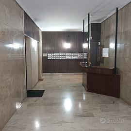 Colli Aminei 3 vani in stabile custodito