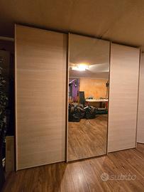 ARMADIO GUARDAROBA CON PORTE SCORREVOLI