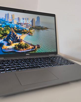 Dell Latitude 5520..i5-1135G7 Ram 16..2 SSD 256