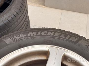4 route e copricerchi MICHELIN misura 215/55 R16