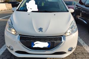 Peugeot 208 1.2 benzina allure 2013 105000 km