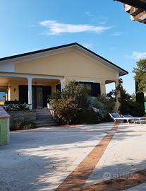 Villa Panoramica in Collina