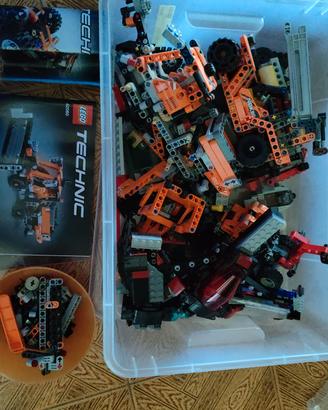 Lotto misto LEGO Technich e altro.