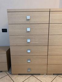 Coppia di settimini moderni in legno chiaro