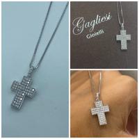 Collana in oro bianco ciondolo croce di diamanti