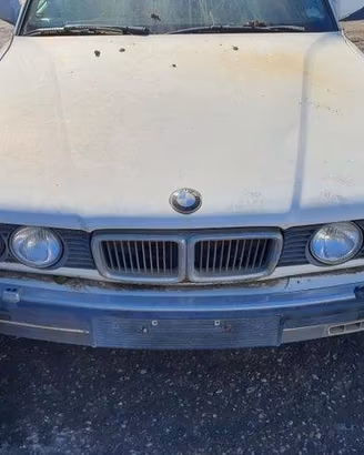 BMW serie 750 iL V12 modello E32 per ricambi (2a)
